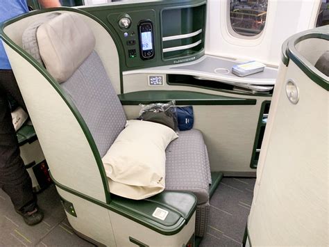 Flight review: EVA Air 777 business class from Houston to Taipei.